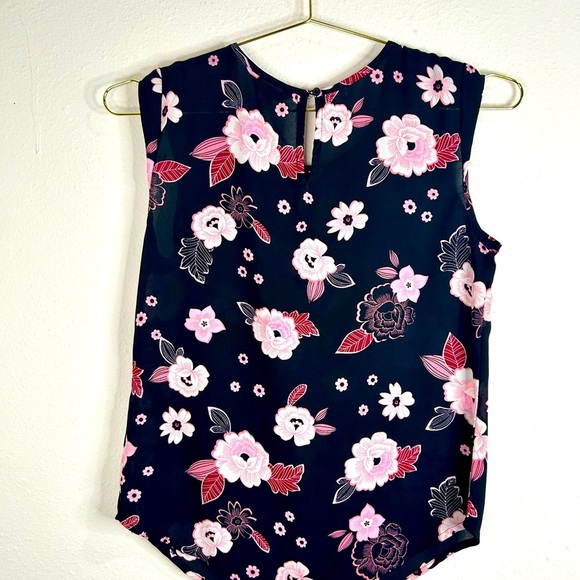 Candie’s Sleeveless Floral Blouse XS Black Pink Lace Trim Button High-Low Hem - Picture 8 of 10